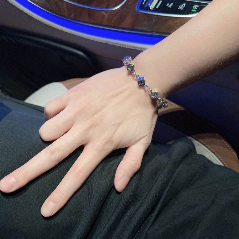 chr1st1an D10r bracelets